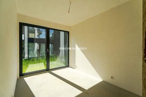 3pokoje,50m2,nowe budownictwo,2 ogródki,m.postojow