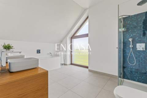 Funkcjonalny dom do wynajęcia, 304 m2 Wilanów