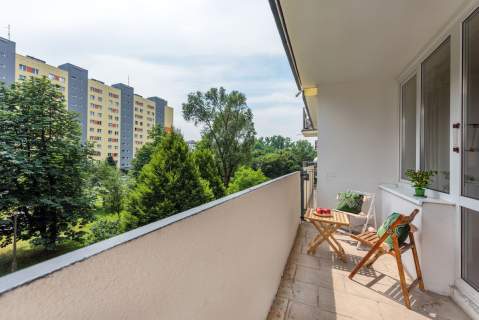 Oddzielna kuchnia, 2 balkony, piwnica, 61 m