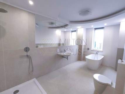Komfortowy i cichy apartament niedaleko metra