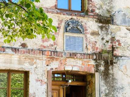 Zabytkowy młyn nad rzęką - 1800 mkw historii