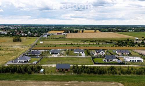 Komfortowy dom parterowy w okolicach Łasku.