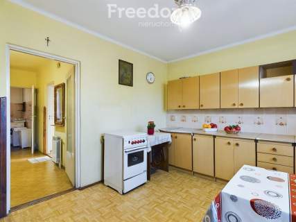 Dom blisko Ostrowca   Jędrzejowice
