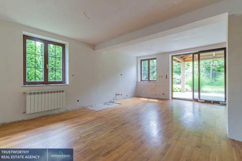 Pychowice, przestronny dom 260 m2, działka 8 ar