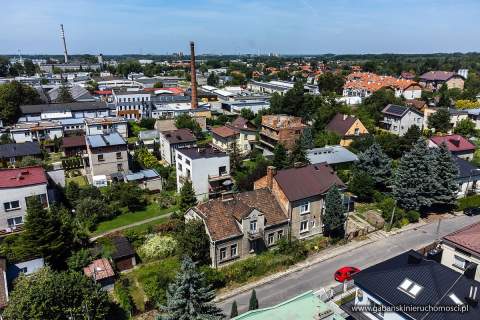 DOM Z TRZEMA ODRĘBNYMI LOKALAMI - TARNÓW UL. ŻEROM