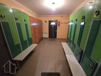 Dom z budynkami gospodarczymi