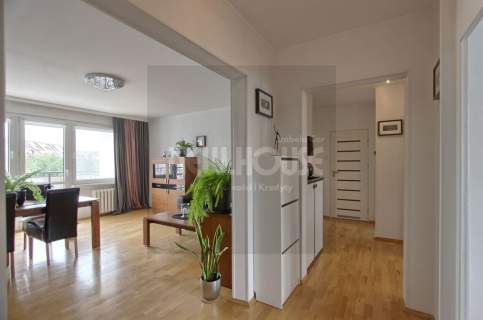 Wysoki standard, dobry rozkład Balkon, piwnica