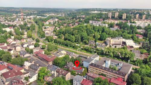 Kamienica inwestycyjna parking 8 aut - centrum
