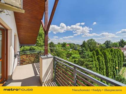 Apartament 2 garaże i komórka