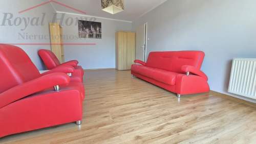 Przestronne, w pełnym rozkładzie 2 pok. z balkonem.