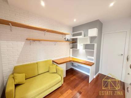 Przestronny apartament z prywatnym ogrodem