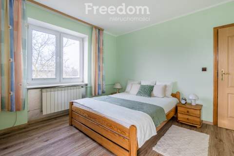 Przestronny dom z dużą działką pod Warszawą w