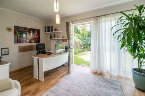 Dom w zabudowie szeregowej z widokiem - sierpień