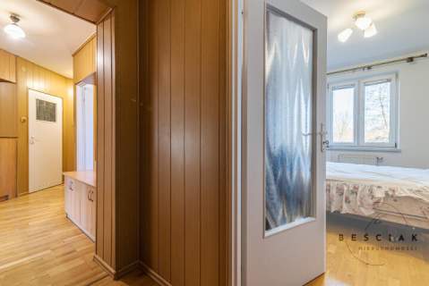 Tarnów ul. Dąbrowskiej 26 1.p. 64 m2 balkon piwnica k