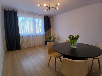 Komfortowe 3 pokoje po remoncie balkon