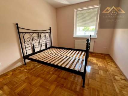 Mieszkanie z tarasem na osiedlu zamkniętym