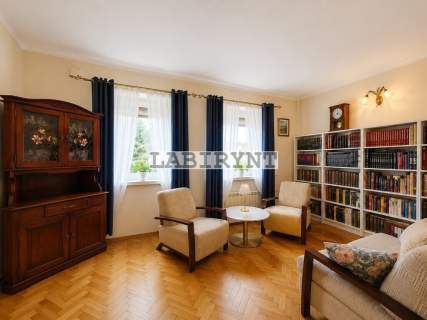 Dom 200m2, w centrum Poraja, działka ok. 3000m2