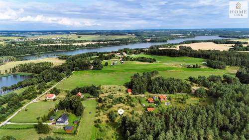 Mazury-malownicza działka blisko jeziora i lasu.