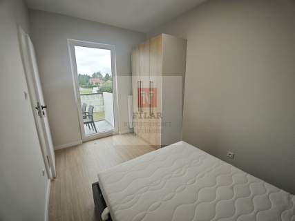 Rewal-elegancki apartament miejsce parkingowe.