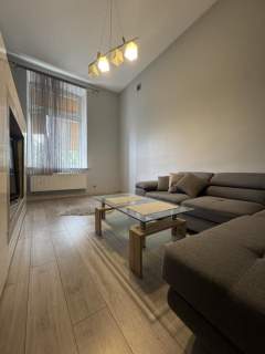 Mieszkanie z antresolą w Zambrowskiej kamienicy-41,65 m2