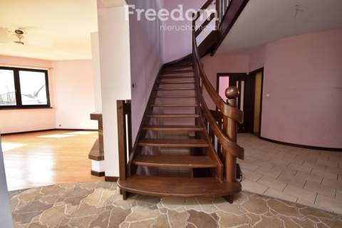 Wolnostojący dom w Strzałkowie przy Leśnej