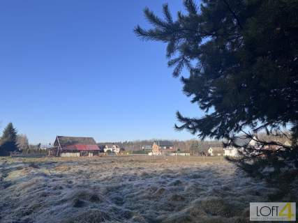 Wyjątkowa, uzbrojona działka pod lasem.