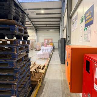 Obiekt -1 ha działki 2400m2 magazyny 770m2 biur 