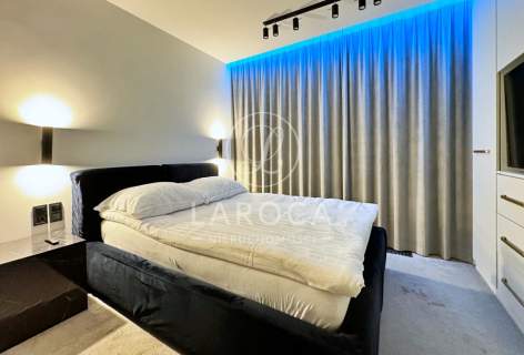 Apartament 2 pokoje, winda, ogród/garaż.