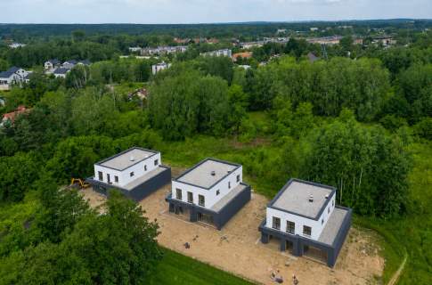 Stabika duże okna, zieleń, nowoczesny