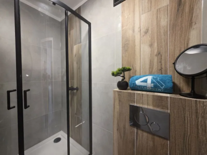 2 pokoje z balkonem po remoncie