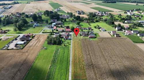 900m2 blisko lasy woda prąd w granicy prostokąt