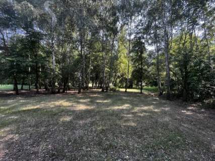 Prywatny park z możliwościa zabudowy/9400m/dostęp do rzeki Zw