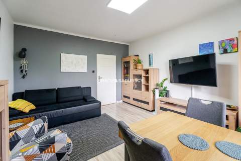 2 pokoje 51,32 m duży balkon os. Handlowe 
