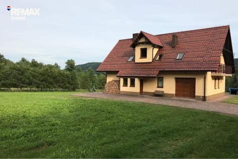 Dom słoneczny azyl z lasem i widokami