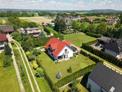 RĄCZNA - 6 pokoi na 10 arach - Twój Nowy Dom