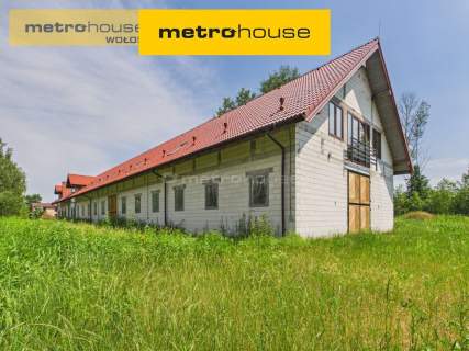 Stajnia z częścią mieszkalną na 40 458 m2 działce.