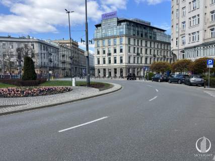 Dwupokojowe mieszkanie w kamienicy - Pl.Zbawiciela