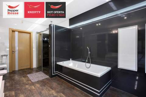 Dom wolnostojący w środku lasu 235m2 basen, sauna