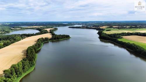 Mazury-malownicza działka blisko jeziora i lasu.