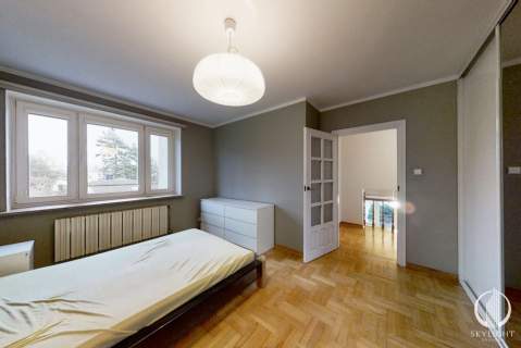 Dom 340 mkw. z dużą działką w Markach