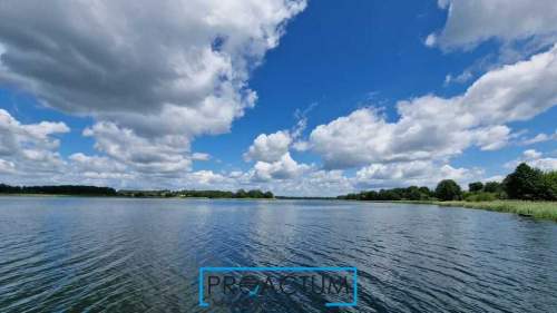 Działka nad jeziorem z fundamentem, W E, Mazury