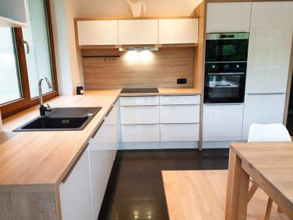 Przestronny apartament w zielonej okolicy