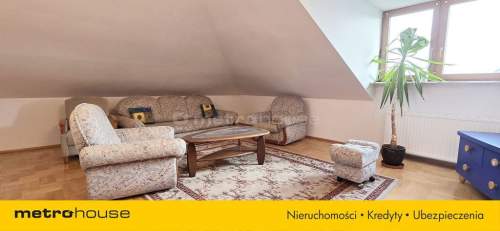 PRZESTRONNY DOM WOLNOSTOJĄCY NIEDALEKO MORZA