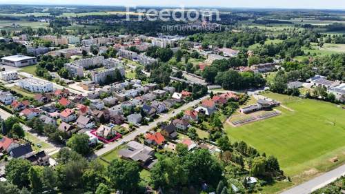 Przestronny dom z garażem i ogrodem - Niemodlin