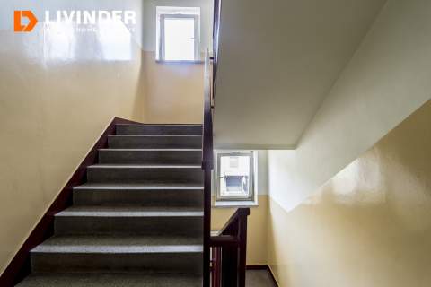 58,5 m 3 pokoje balkon garaż
