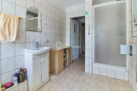 103 m centrum Gryfina Dwie niezależne części