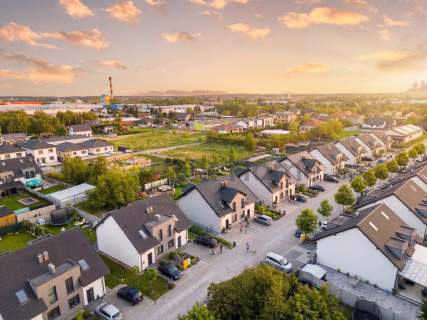 Nowy etap. Tylko 3 w sprzedaży. Działki 310-320m2.