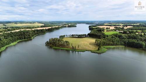 Mazury-malownicza działka blisko jeziora i lasu.