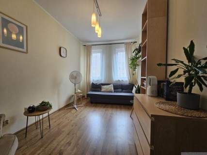 77m2,3pok,obok Magnolii,