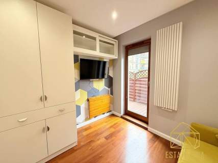 Przestronny apartament z prywatnym ogrodem